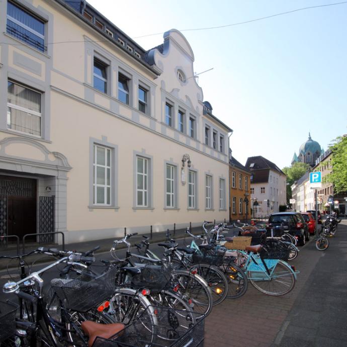 Erzb.Gymnasium Marienberg Altbau (c) Olaf Gruschka Erzb.Gymnasium Marienberg Altbau