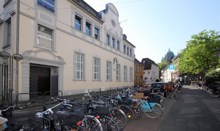 Erzb.Gymnasium Marienberg Altbau (c) Olaf Gruschka Erzb.Gymnasium Marienberg Altbau