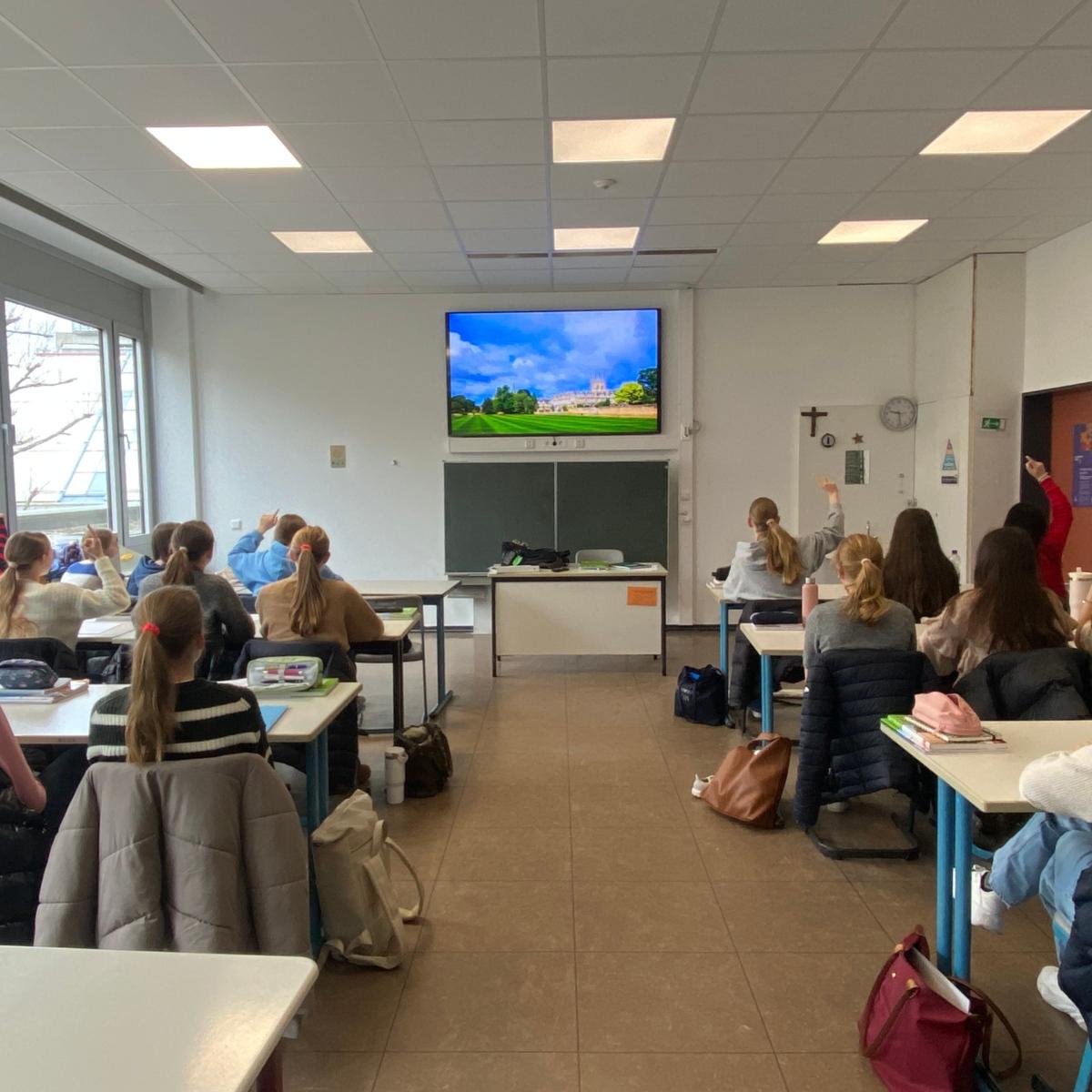EF school tour at Marienberg