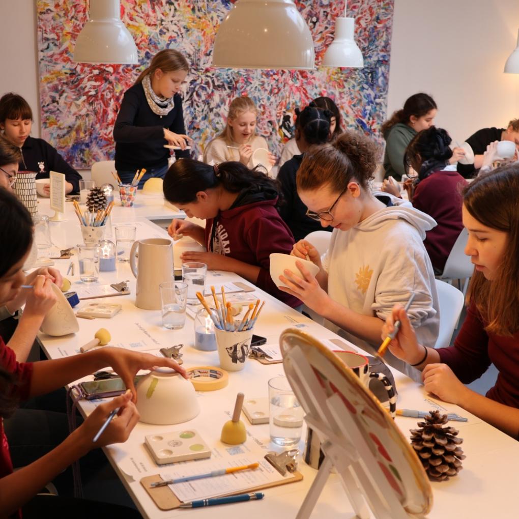 Gemeinsam kreativ – ein Nachmittag voller Farbe und Freude