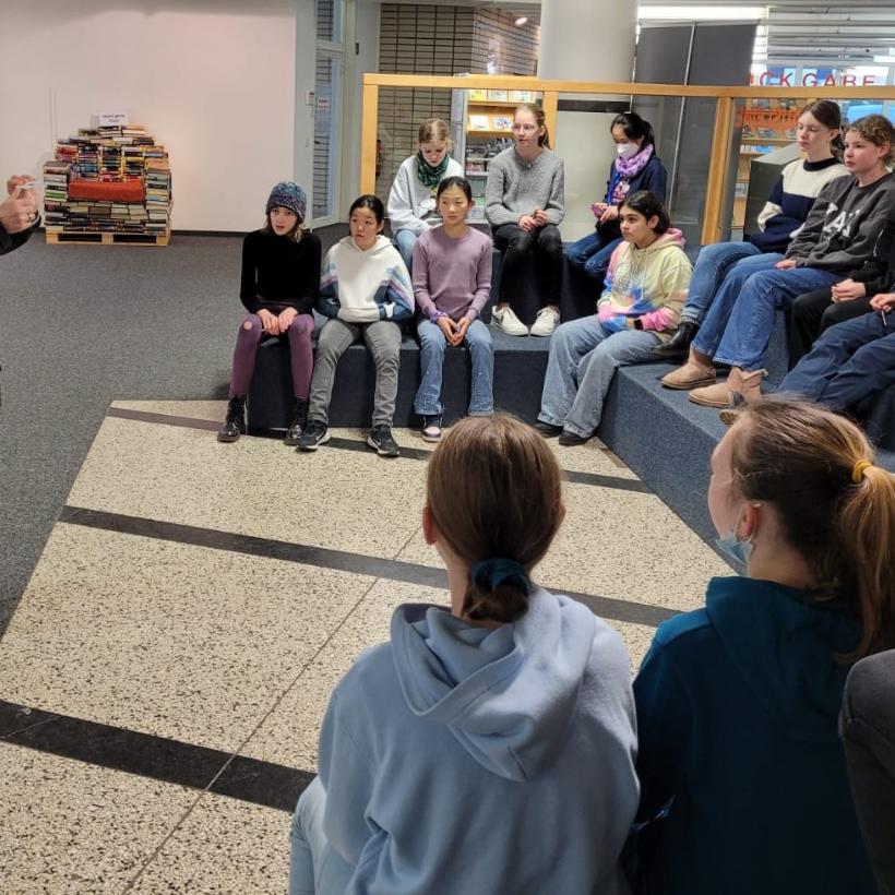6d in der Stadtbibliothek
