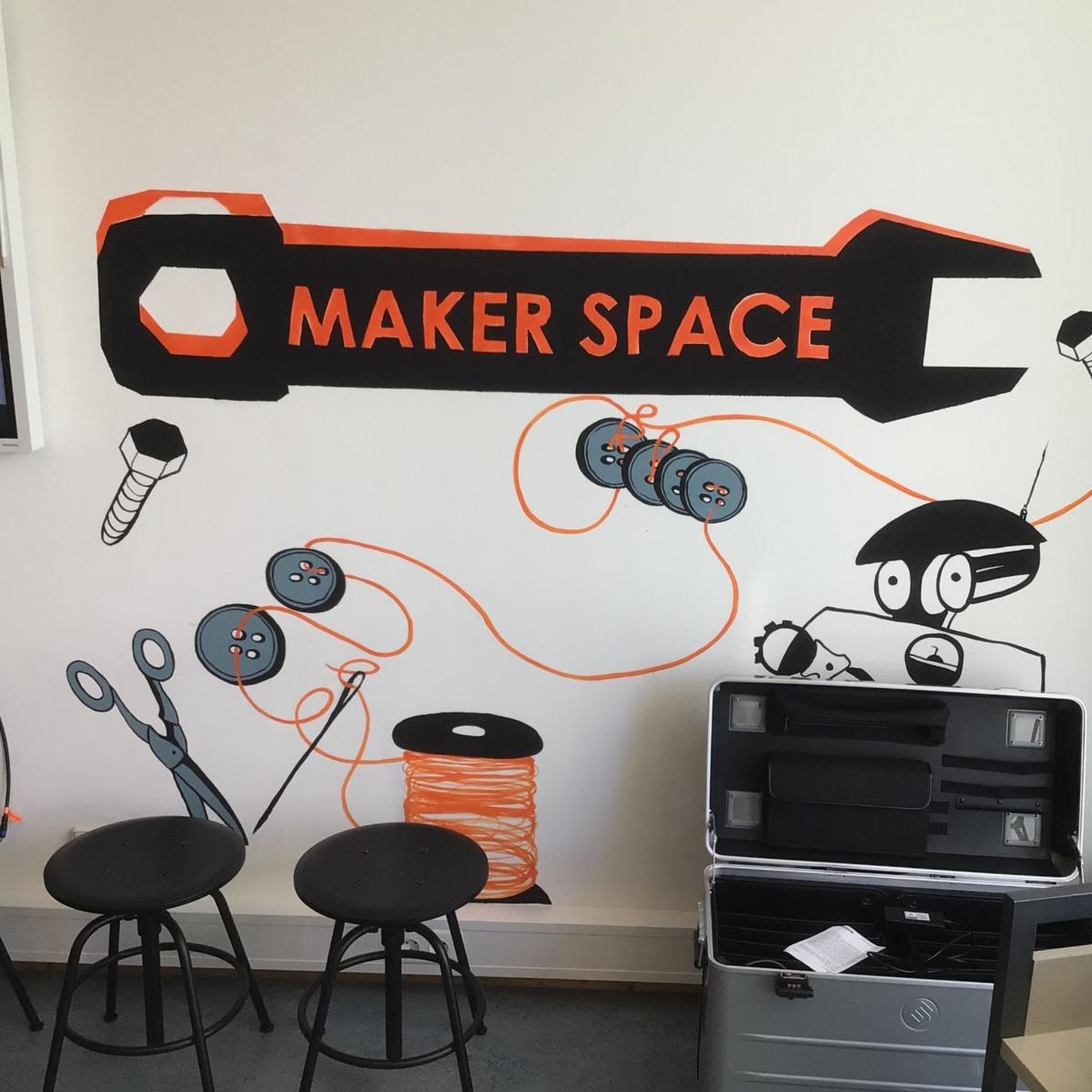 Informatikunterricht im Maker Space der Stadtbibliothek
