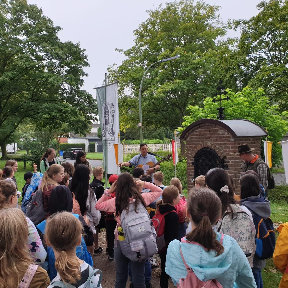 Auf dem Pilgerweg zur Corneliuskapelle in Selikum